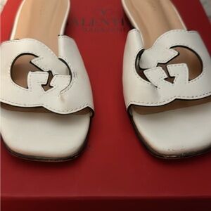 Gucci White Leather Logo Slide Sandals